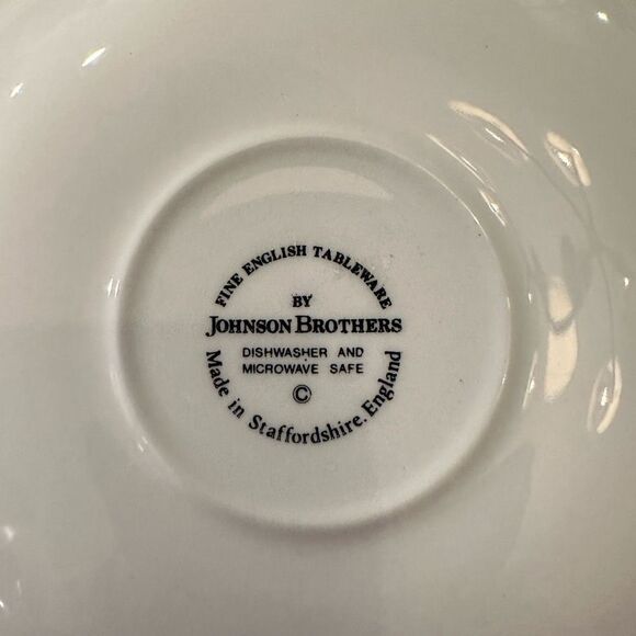 Johnson Bros Made in England Fine China Summer Chintz - 4 Tea Cups and Saucers - Picture 6 of 9
